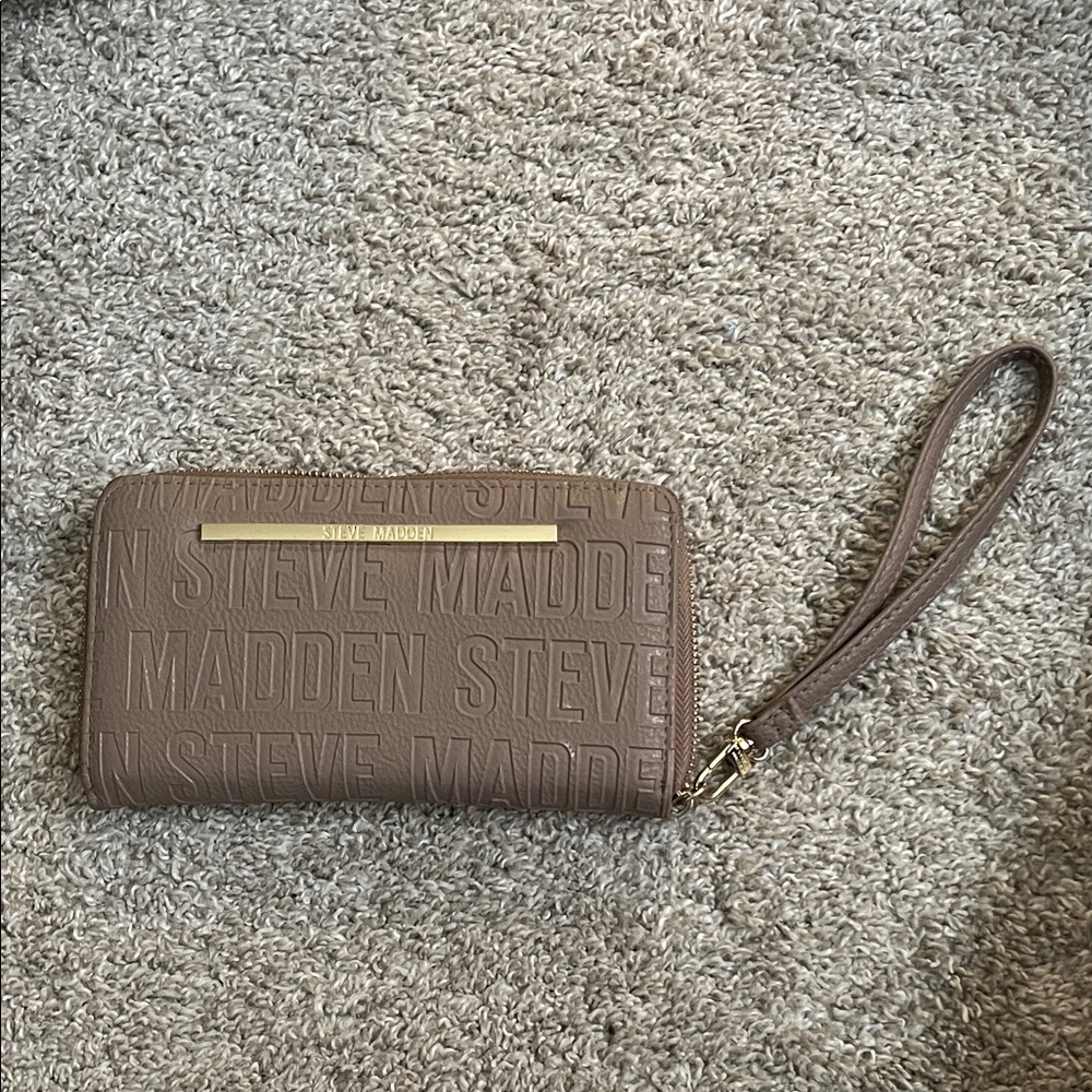 Steve Madden Embossed Tan Wristlet